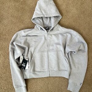 NWT Aritzia Tna Boyfriend Cropped Zip Sweatshirt - Size Medium